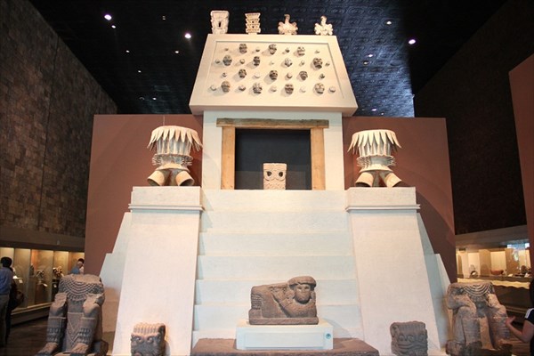 161-Алтарь с черепами из Главного храма